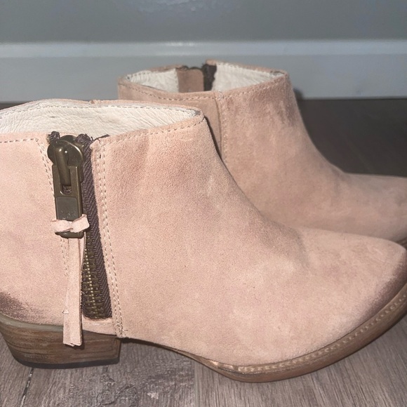 Onyx ankle suede bootie, by Freebird. - Picture 2 of 6